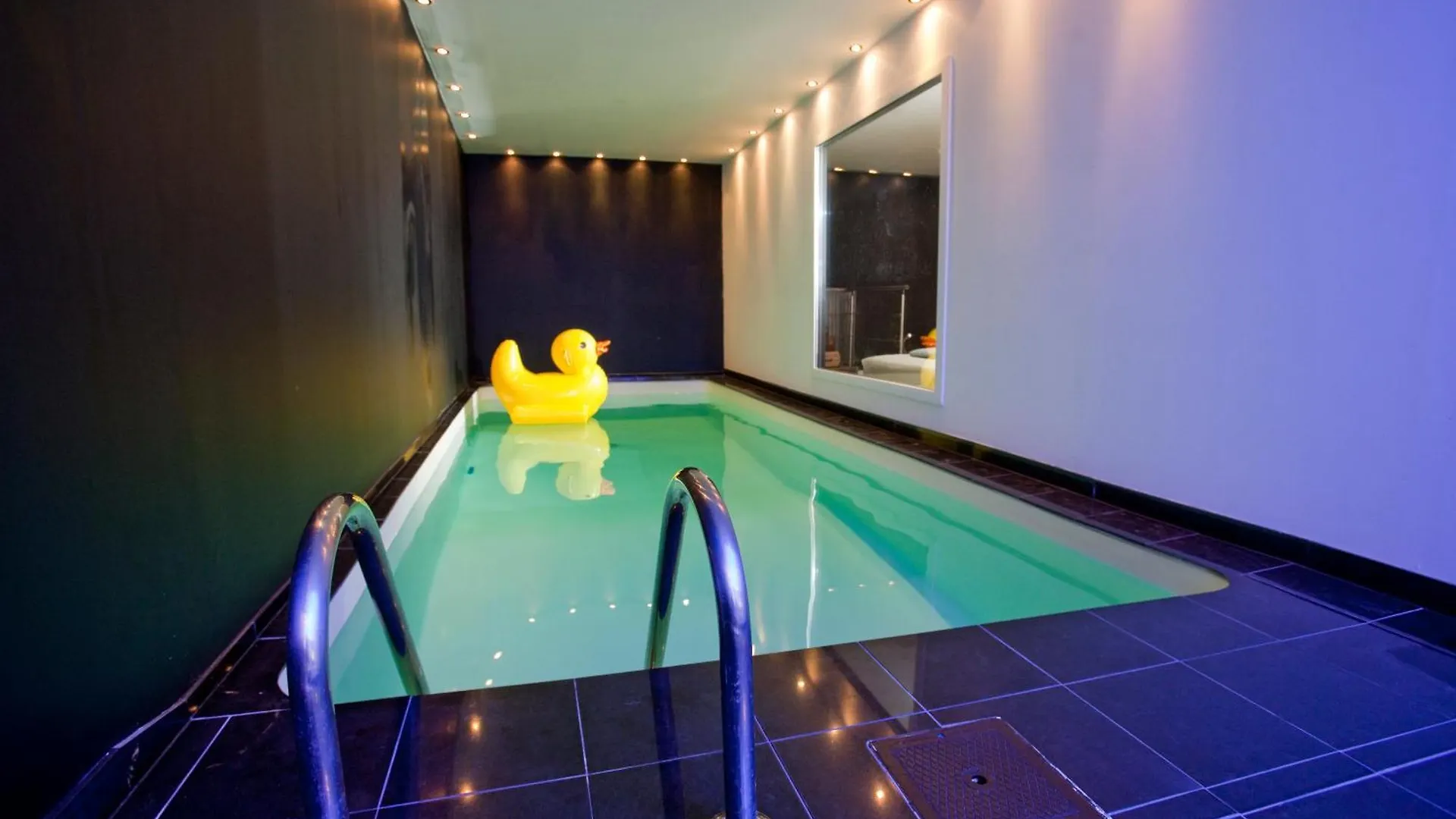 ** Bed & Breakfast B&B Luxe Suites 1-2-3 Antwerp Belgium